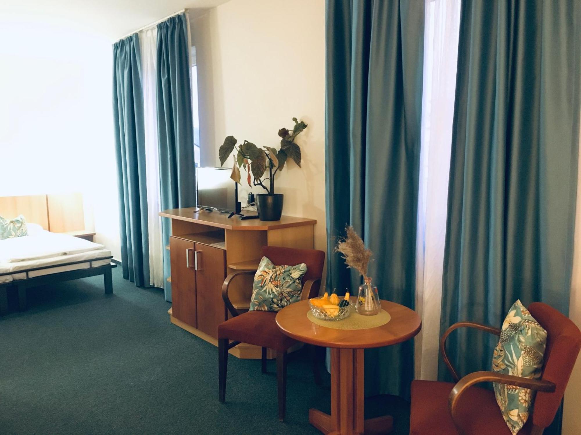 Penzion Hotelu Central Dvůr Králové nad Labem 외부 사진